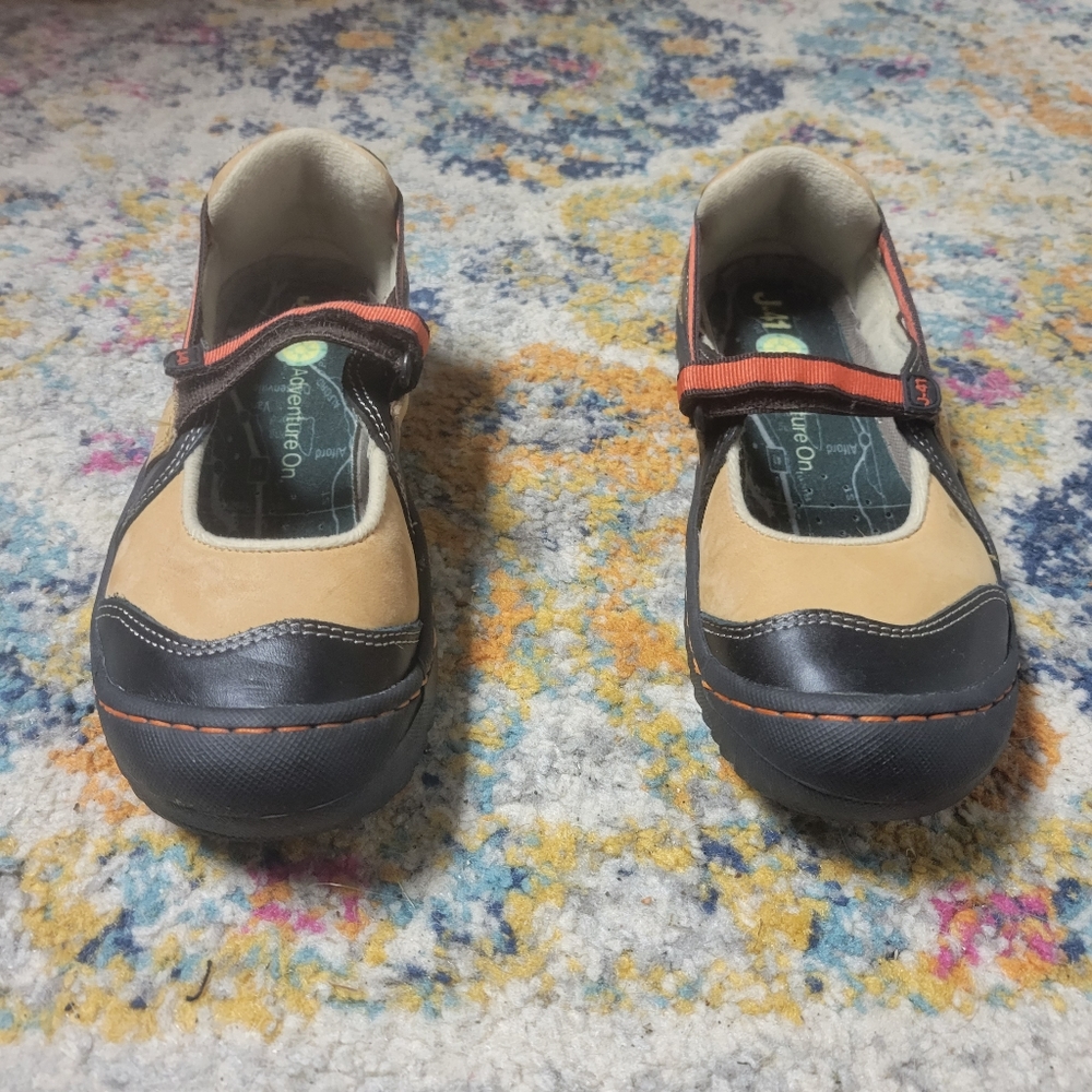 J-41 Rebirth Adventure on Women Mary Jane Hiking Shoes in Size 6M